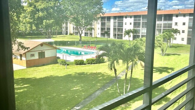 Foto del edificio - 5981 Vía Vermilya