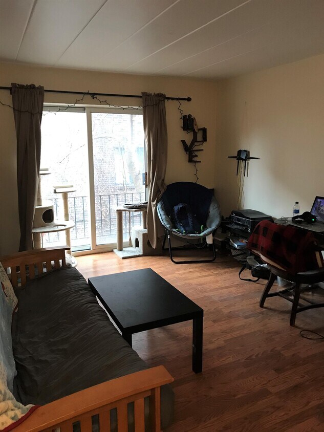 151 Robinson St Unit 37, Pittsburgh, PA 15213 Room for Rent in