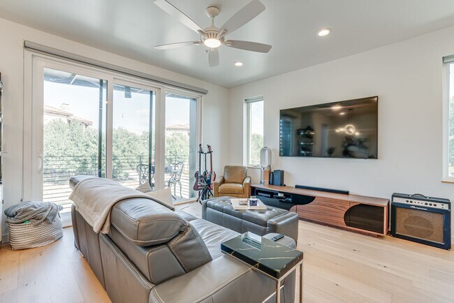 Foto del edificio - 1905 Dutton Drive