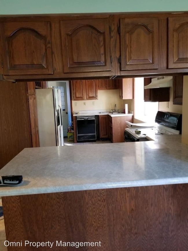 553555 Ardmore Blvd, Pittsburgh, PA 15221 Room for Rent in