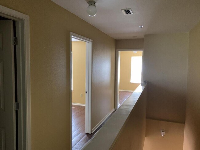 Building Photo - 411 48th Street