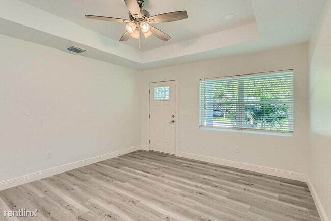 Foto del edificio - 3 br, 2 bath House - 6379 29Th Street N UNIT