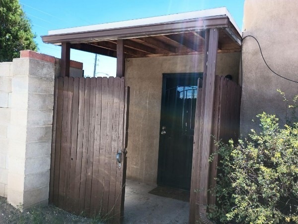 Foto del edificio - 1203 Agua Fria St