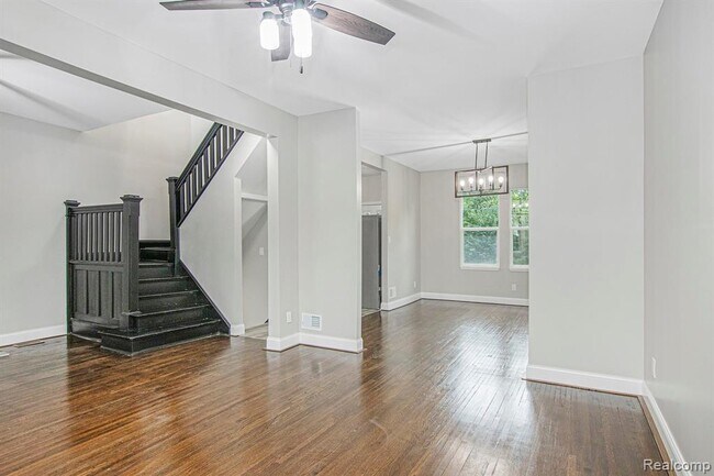 Building Photo - 86 Englewood St