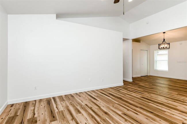 Building Photo - 5638 Piney Ridge Dr