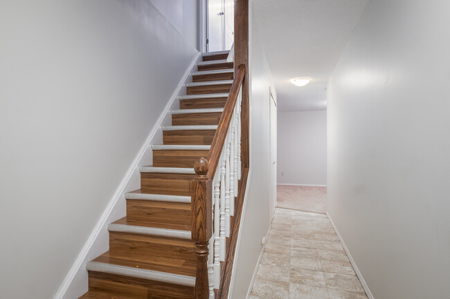 Building Photo - SOUTH CENTRAL THREE BEDROOM CONDO TOWN