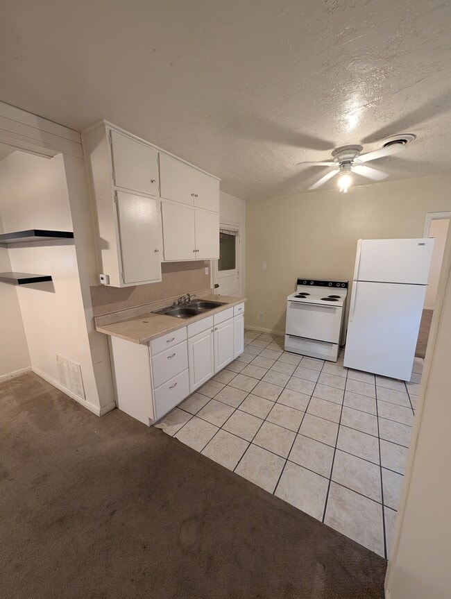 Building Photo - 113 W 600 N