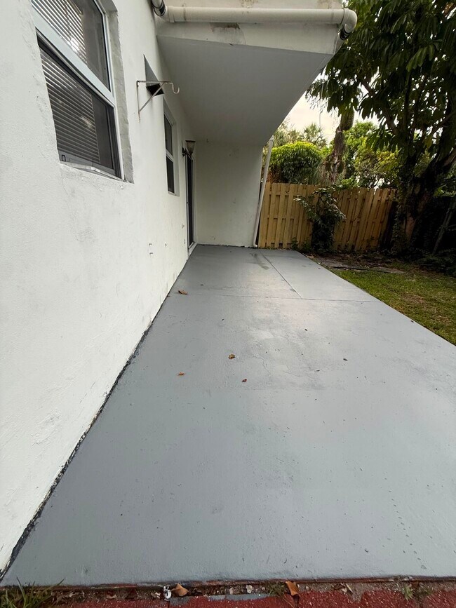 Foto del edificio - 313 SW 1st Ct