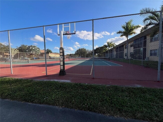 Foto del edificio - 301 Cambridge Rd