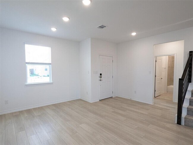 Building Photo - 120 Watkinville Rd
