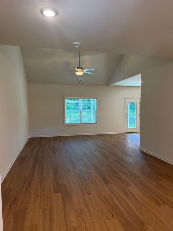 Foto del edificio - 124 Centennial Ln