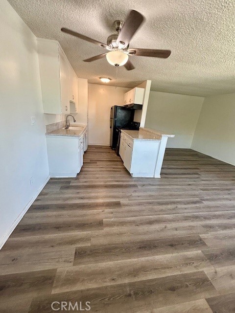 Foto del edificio - 685 E Vista Chino