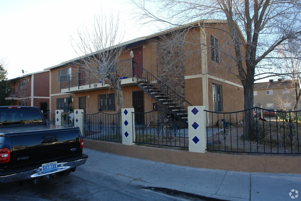 Primary Photo - 4705 Lucite Ln
