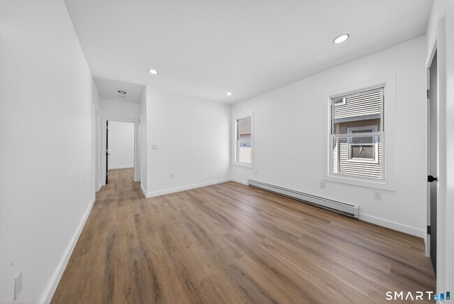 Building Photo - 259 Laurel Ave