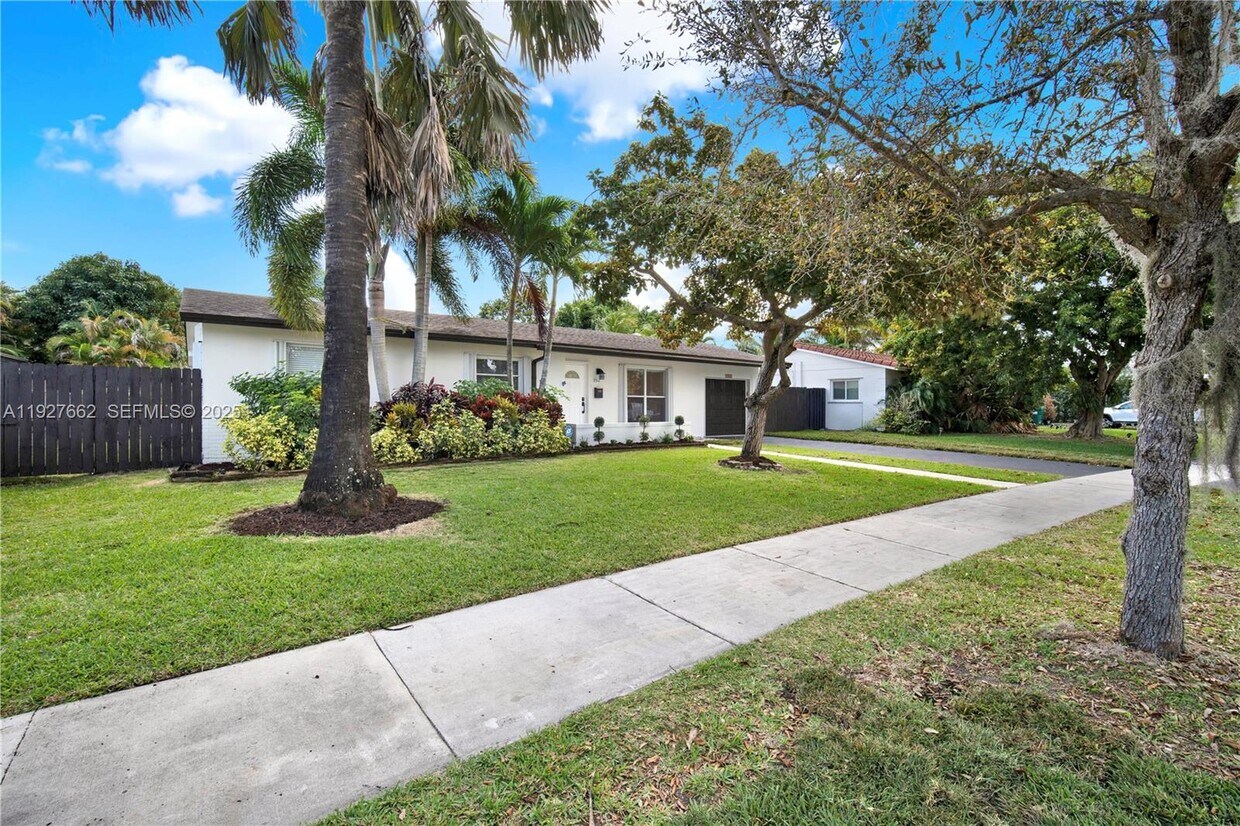 Foto principal - 9312 SW 182nd St
