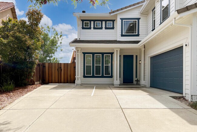 Building Photo - 204 Chaparral Dr