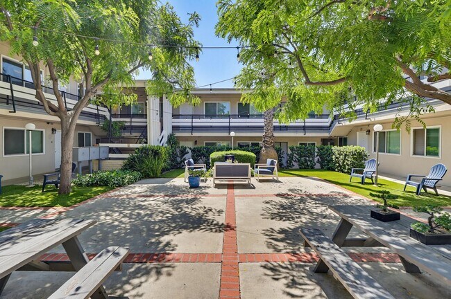 Foto del edificio - 3105 W 27th St