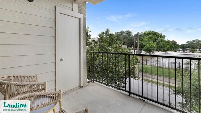 Foto del edificio - 1000 Henderson St