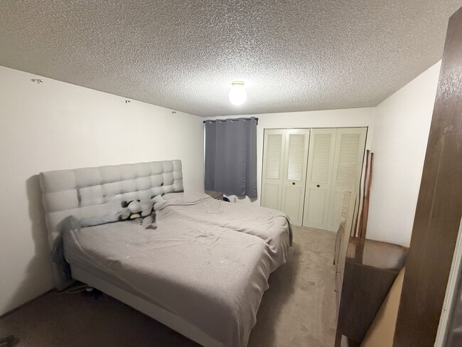 Building Photo - 1633 Best Ln