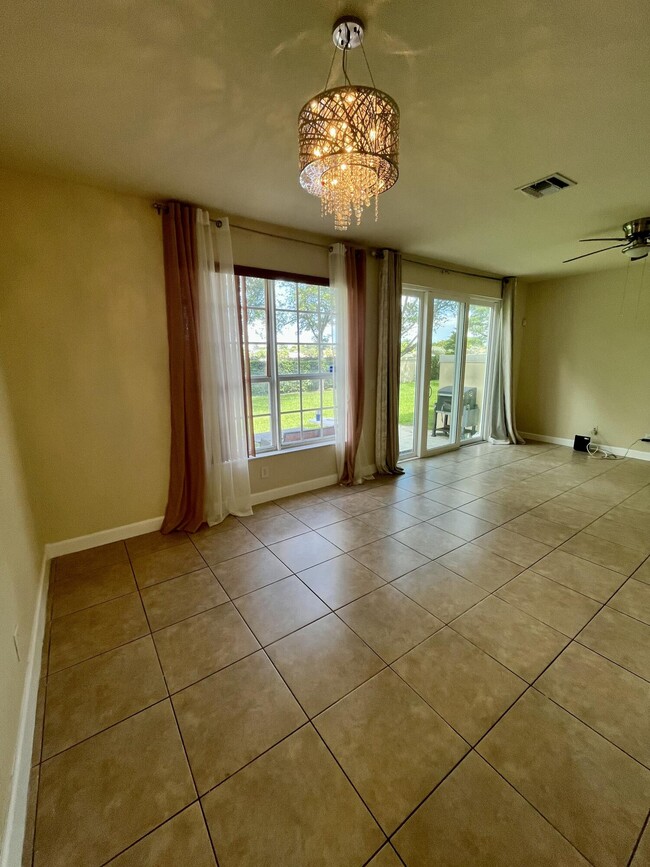 Building Photo - 3161 NW 33rd St