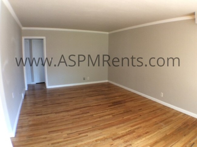 Building Photo - Bountiful 3 bed 2 bath Duplex