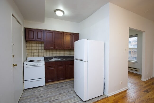 Building Photo - 4503 N Malden St