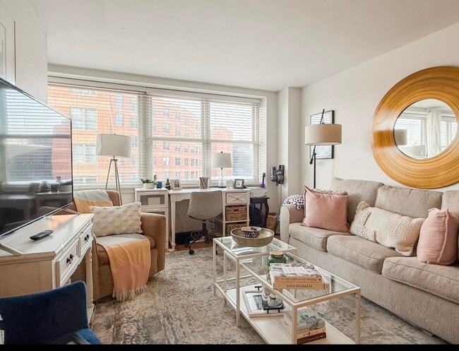 Foto del edificio - 2300 N Commonwealth Ave