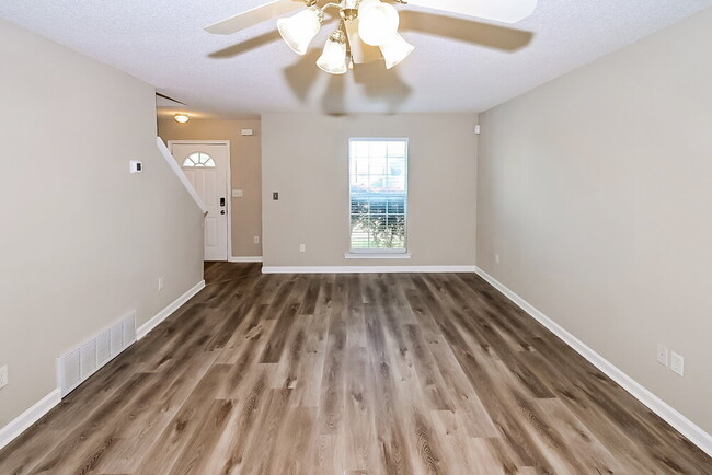 Foto del edificio - 4897 Ridge Walk Ln