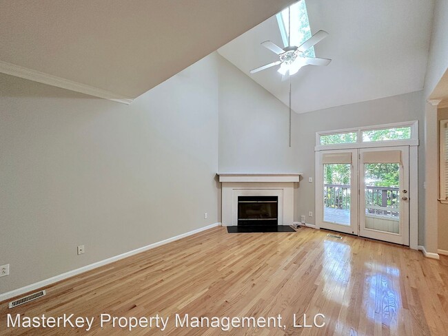 Building Photo - 3 br, 2.5 bath House - 202 Vinca Circle