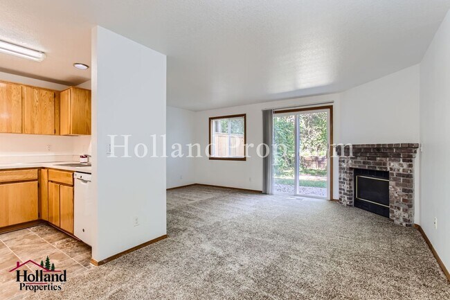 Foto del edificio - 15459-63 SW Donna Ct