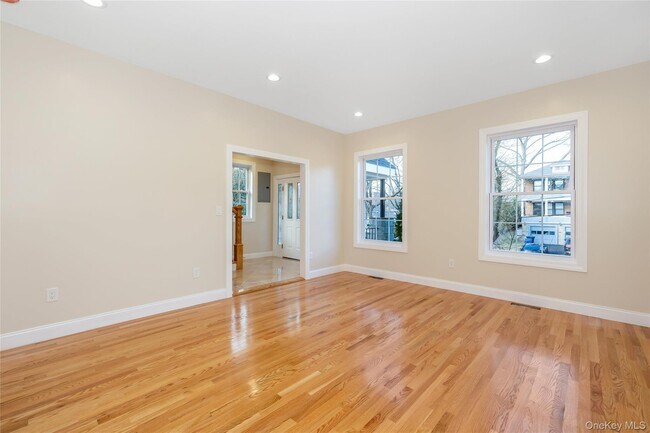 Building Photo - 16 Grand Blvd