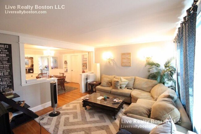 Building Photo - 97 Oakland St