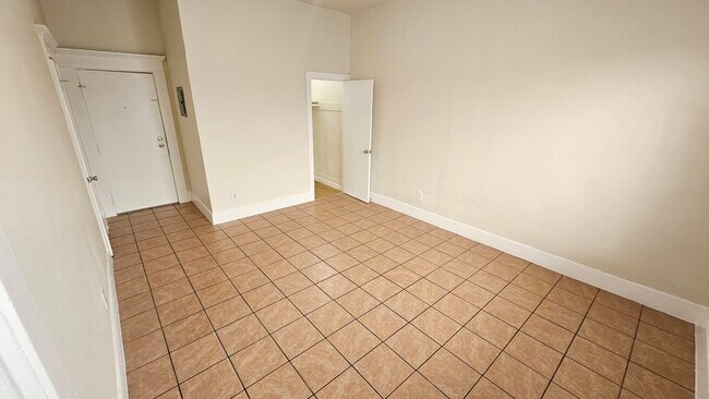 Foto del edificio - 743 S Burlington Ave