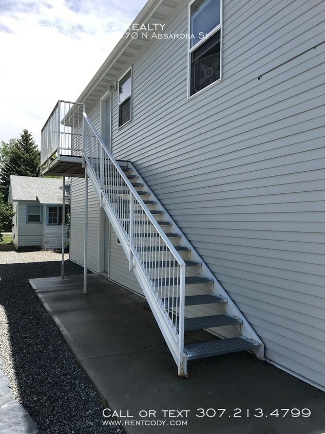 Primary Photo - 2 bedroom apartment with utilities