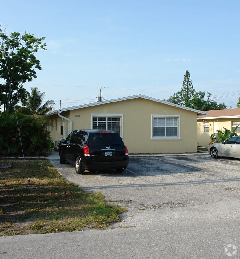 Foto del edificio - 308-312 SW 14th St
