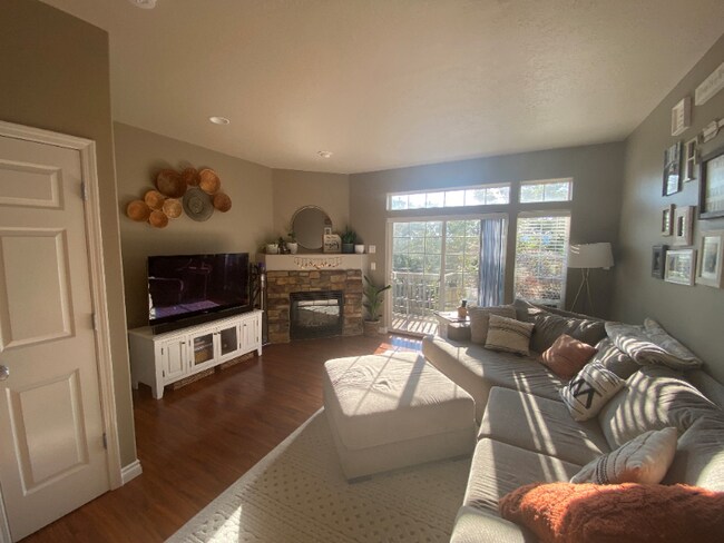 Foto del edificio - 15491 Brianne Ct