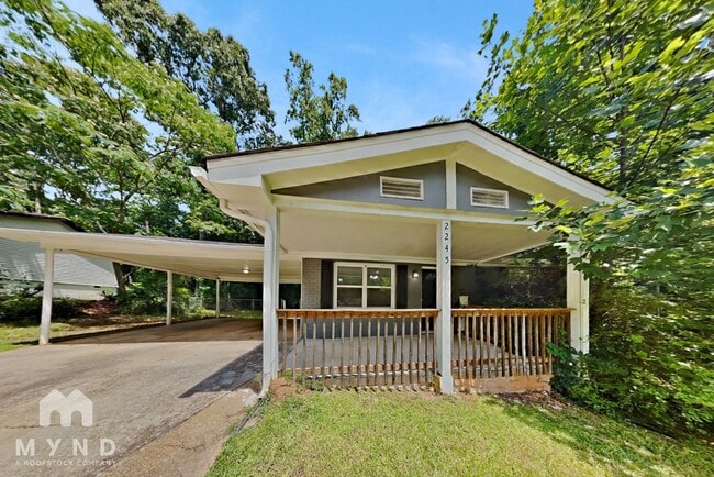 Building Photo - 2245 Chestnut Log Loop