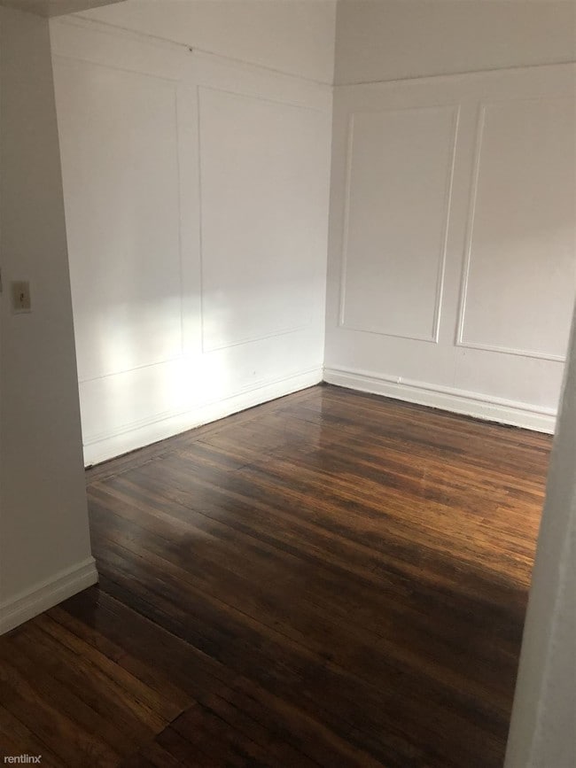Building Photo - Studio, 1 bath Apartment - 14825 88th Ave 1A