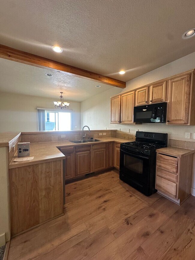 Building Photo - Charming 3 Bedroom home near Old Mill!