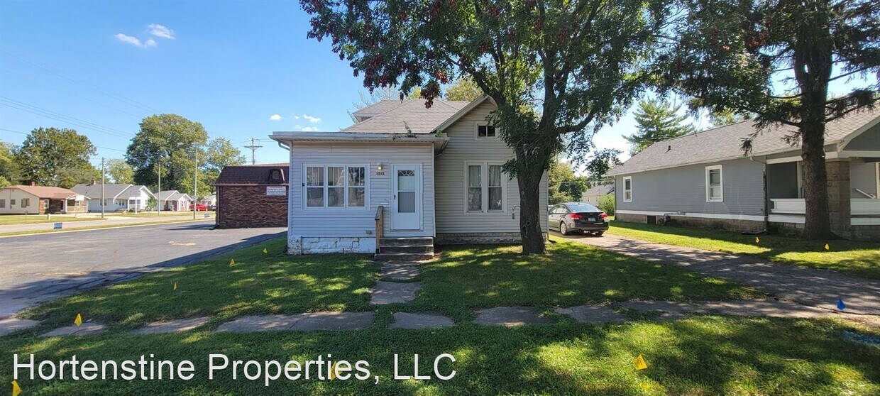 2 br, 1 bath House 1515 11th Street House Rental in Charleston, IL