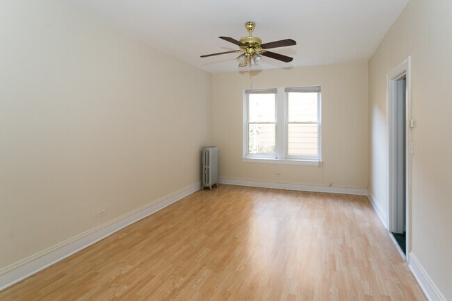 Building Photo - 4851 N Damen Ave