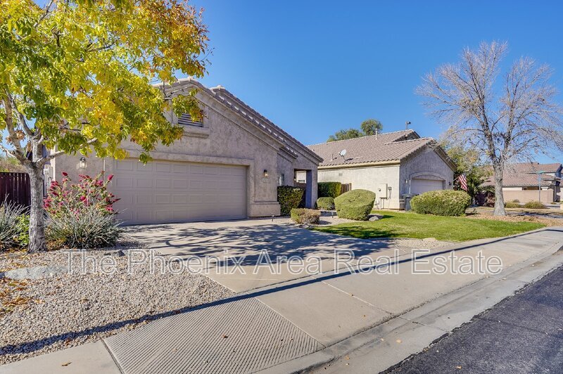 Foto principal - 940 S Silverado St