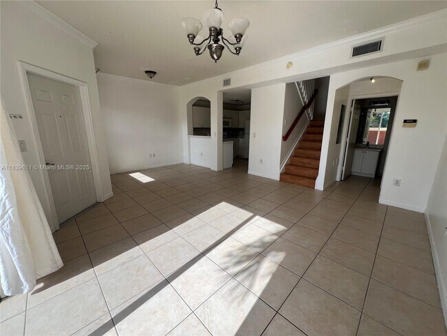 Foto del edificio - 6202 NW 115th Pl