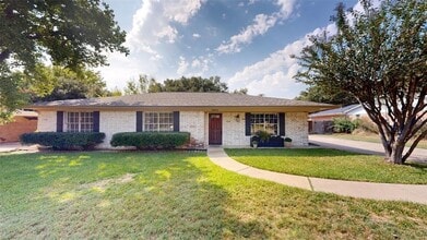 Building Photo - 3800 Windridge Dr