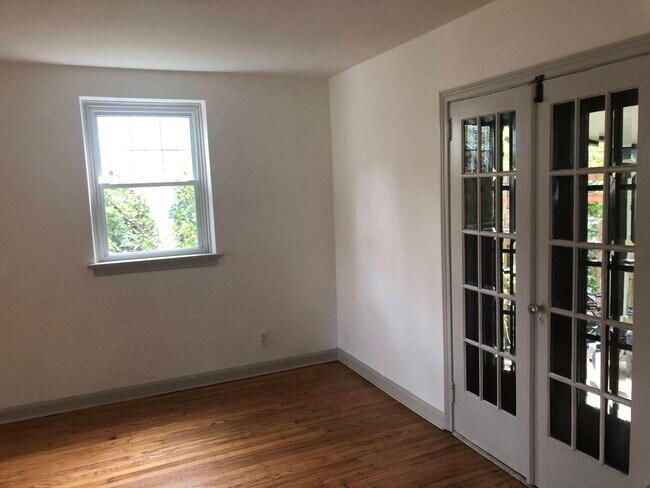 Building Photo - 139 Loller Rd