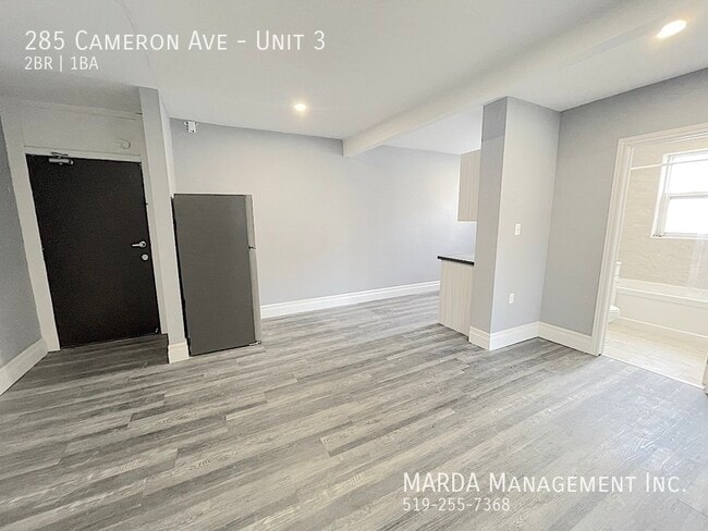 Building Photo - BEAUTIFULLY REMODELLED 2-BEDROOM/1BATH APA...