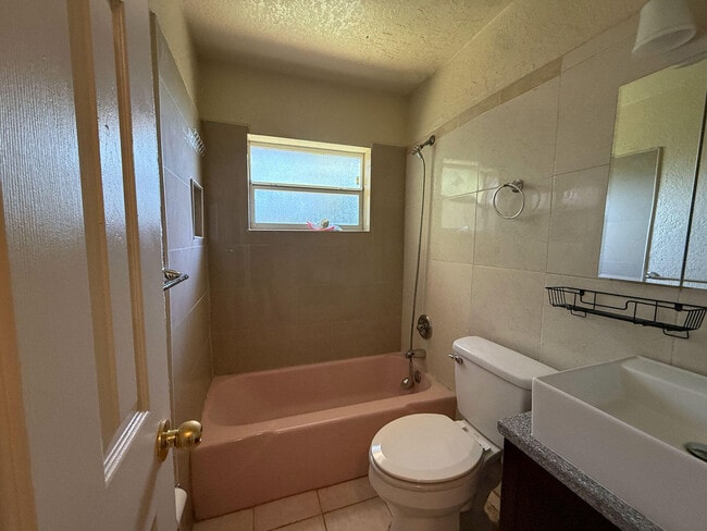 Foto del edificio - 5720 NW 15th St