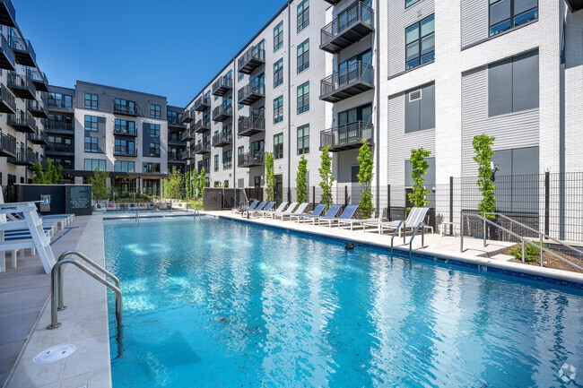 Building Photo - Aventon Annapolis