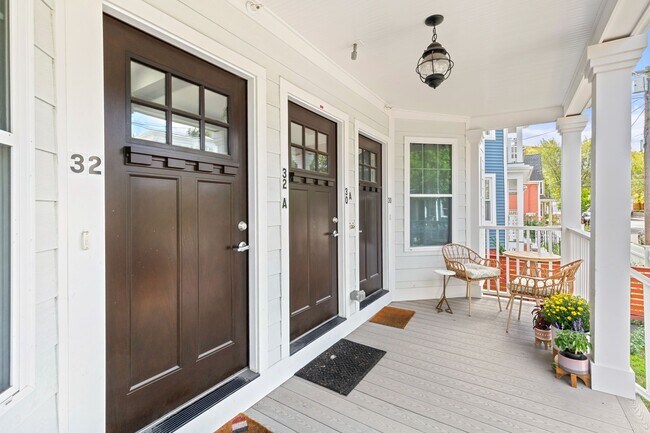 Foto del edificio - 32 Cameron Ave