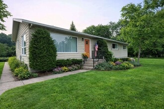 Building Photo - 1200 Cedar St